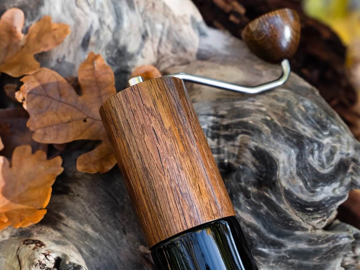 Comandante | C40 MK4 Nitro Blade Coffee Grinder - Vintage Oak - Image 4